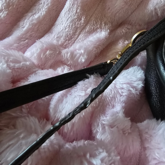 GUC Small round Leather black Tory Burch Bag - Picture 13 of 15